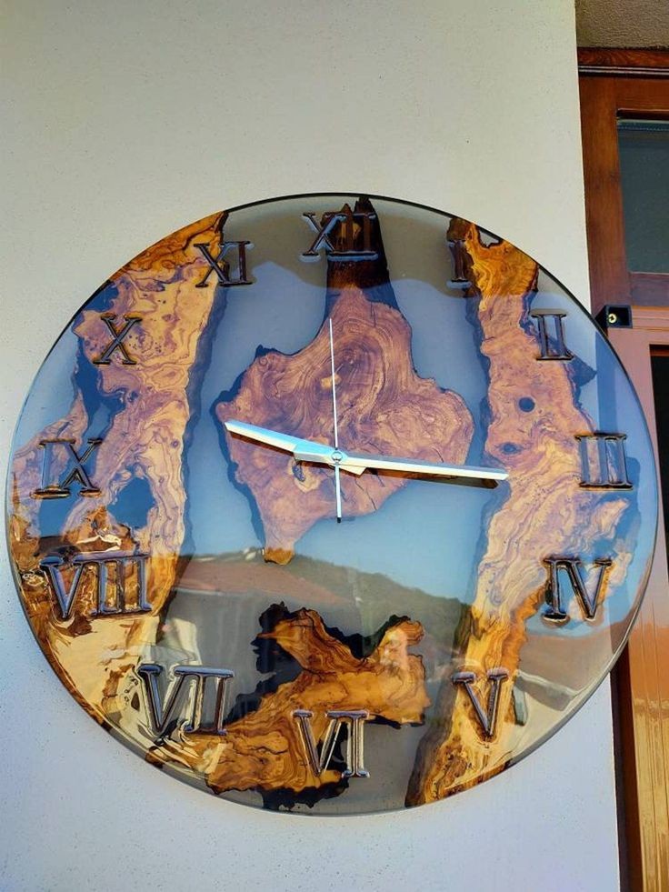 LiquidDream Resin Clock