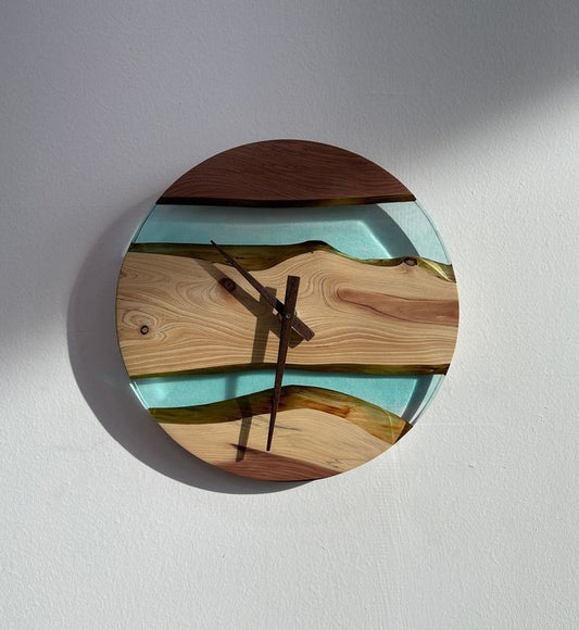 SkyFlow Resin Clock