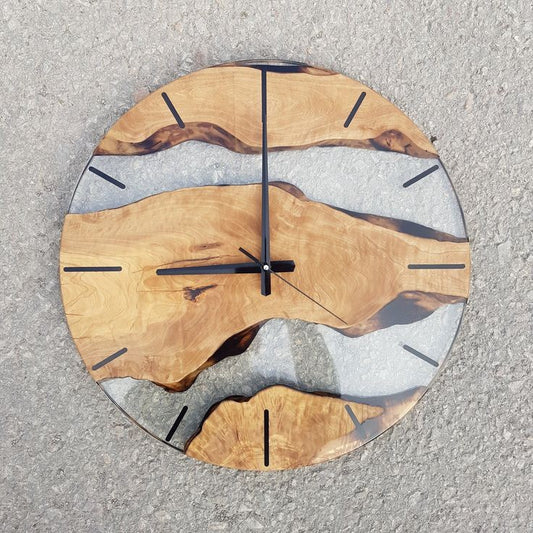 ClearGrain Resin Clock